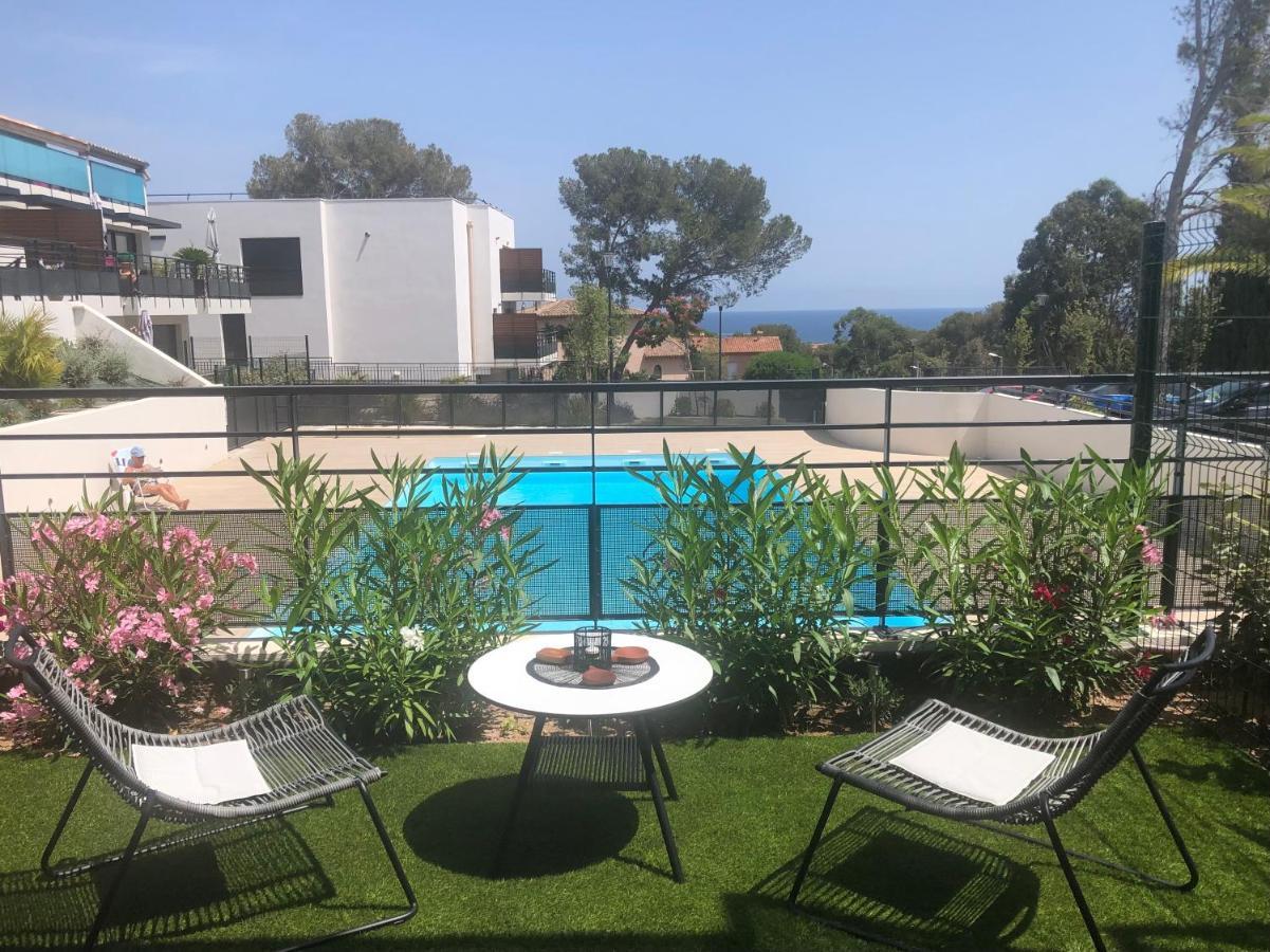 Superbe T2 Avec Piscine Et Vue Mer Appartement Fréjus
