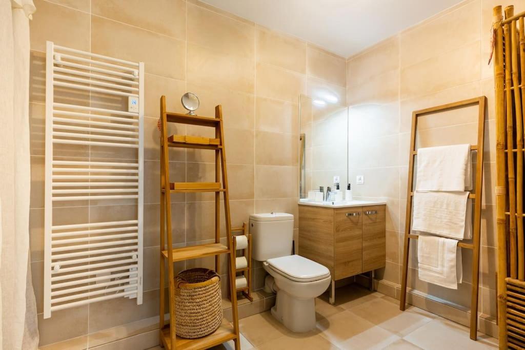 Superbe T2 Avec Piscine Et Vue Mer Appartement *