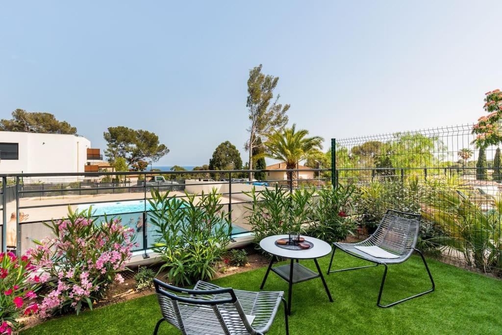 Superbe T2 Avec Piscine Et Vue Mer * Fréjus